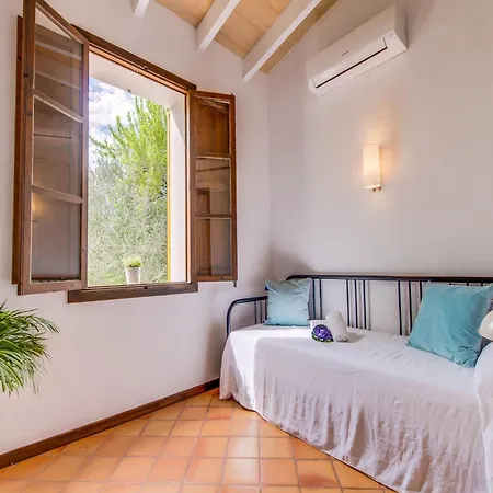 Holiday Home In Inca With Pool & Mountain Views セルバ
